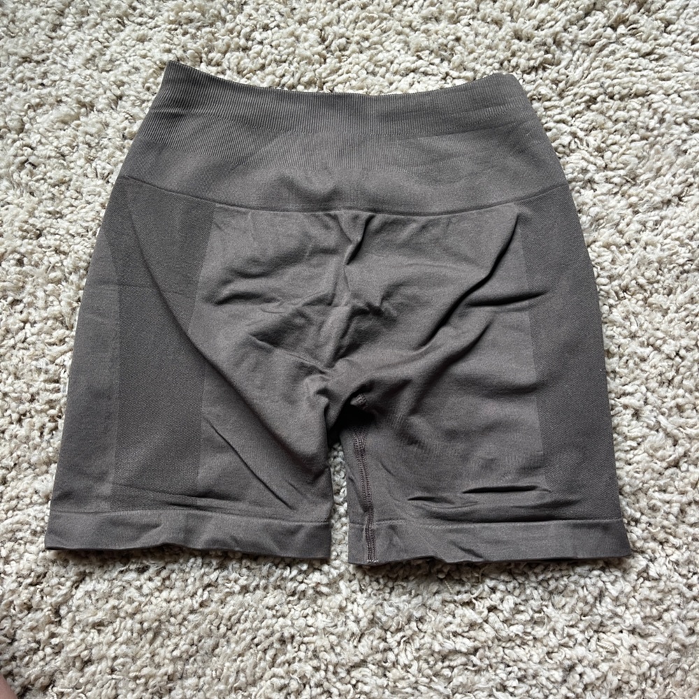 Seamless Brown Scrunch Workout Shorts